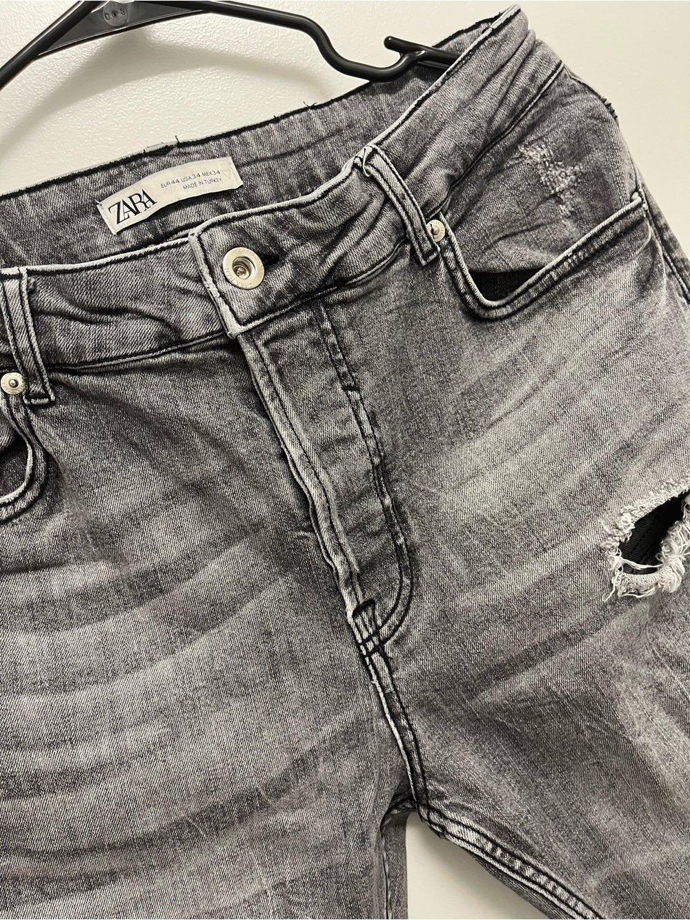 ZARA Distressed Jeans Men’s Size US 34 W Grey Colour